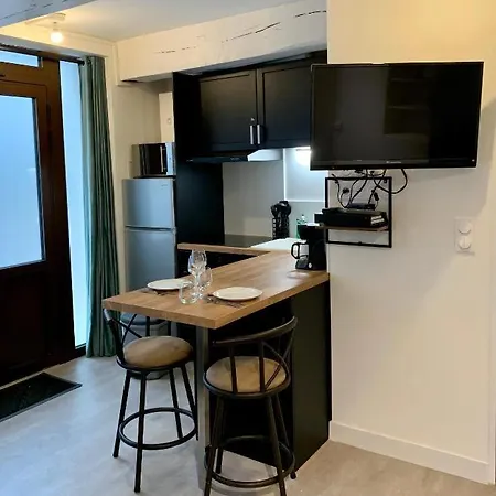 Confortable Dans Le Centre Historique De - 001 아파트