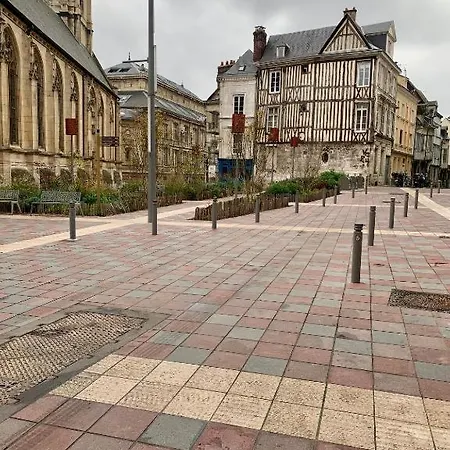 Confortable Dans Le Centre Historique De - 001